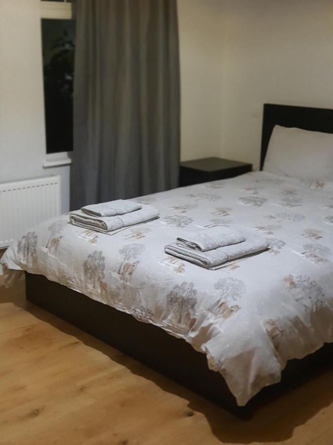 Daniari Guest Rooms Erith Екстер'єр фото